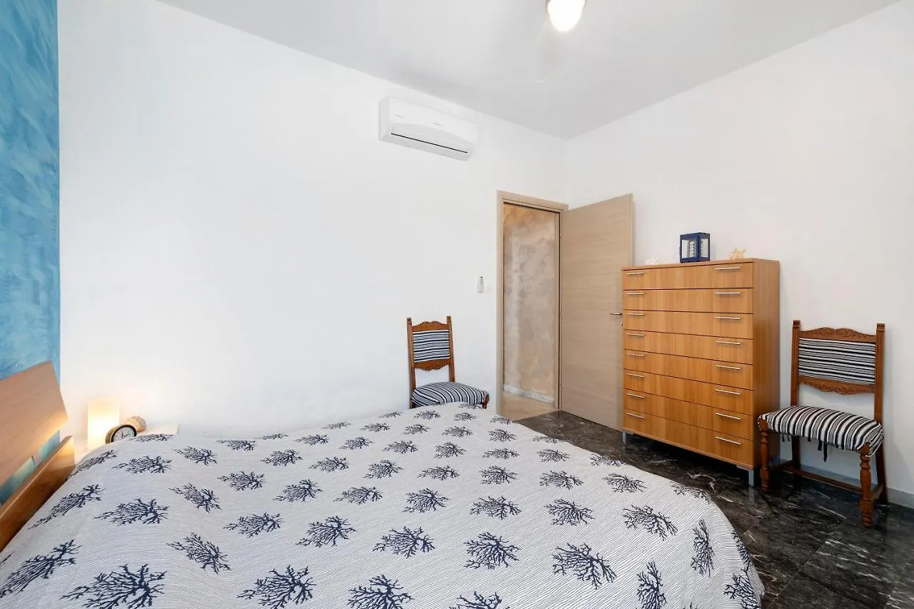 Apartment Appartamento Le Vele Borghetto Santo Spirito Italy